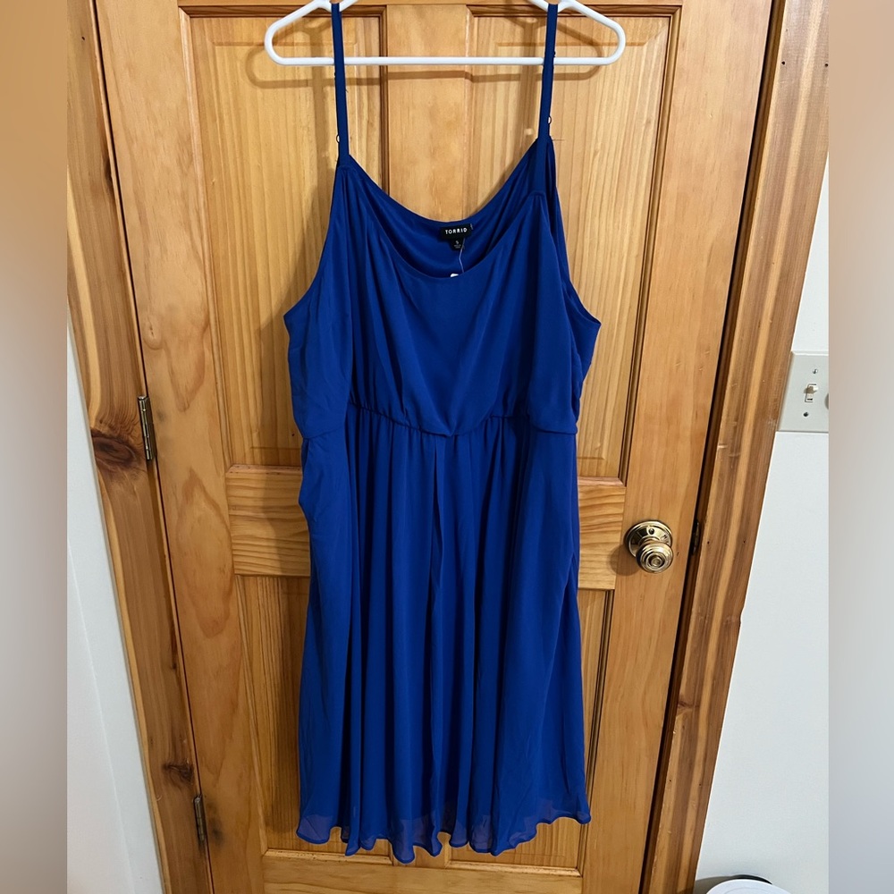 NWT Torrid Midi Chiffon Pleated Dress